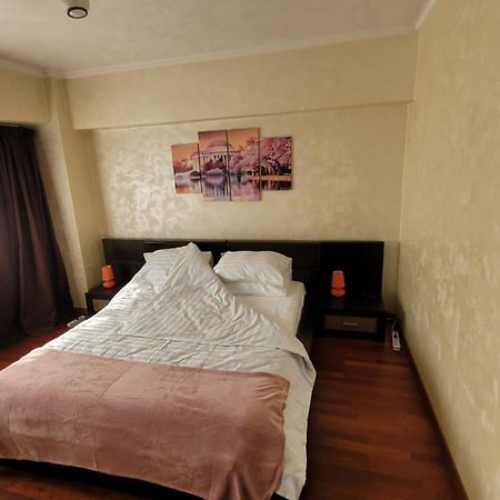 Downtown Top Apartments Bukares Bagian luar foto
