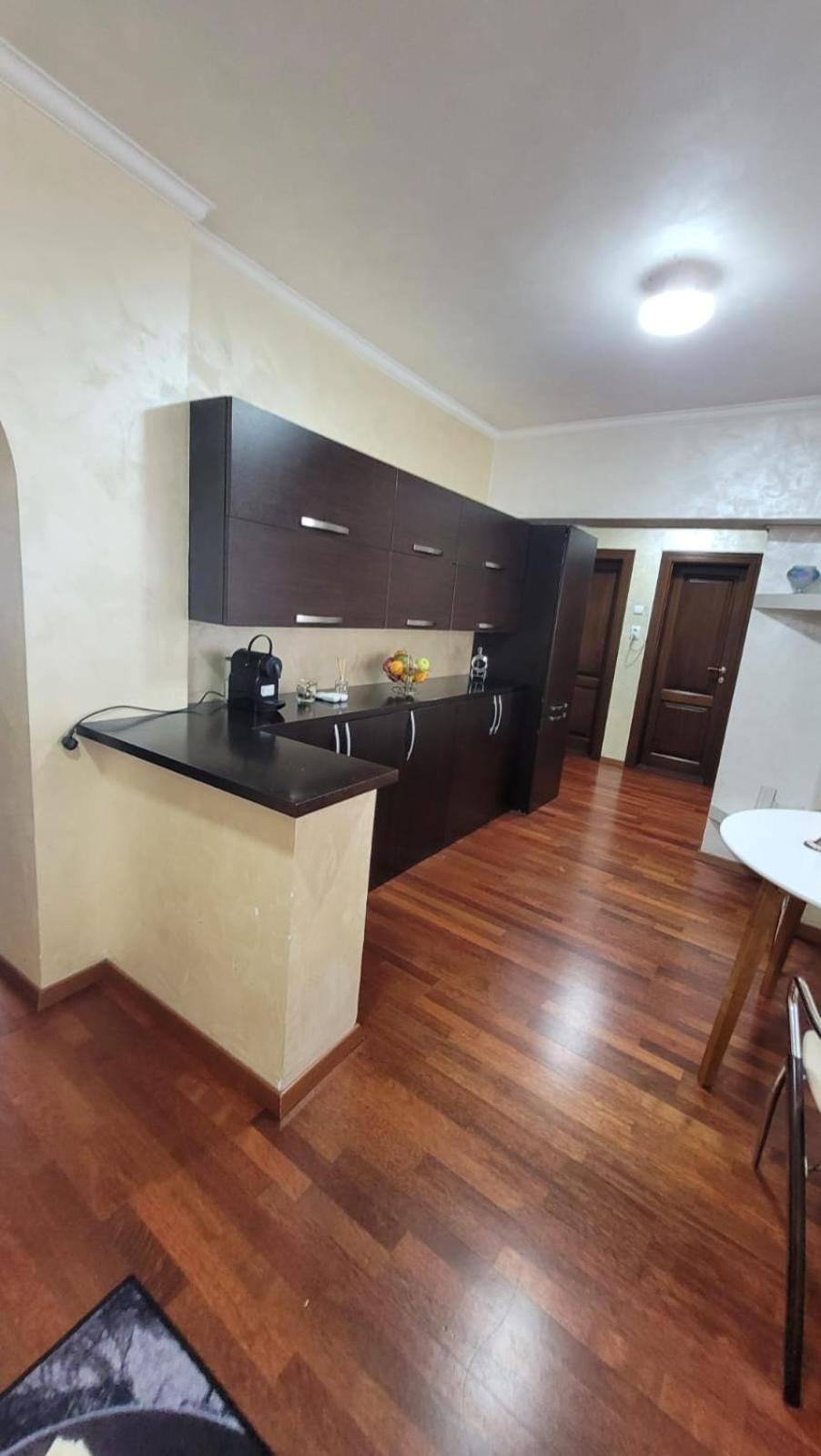 Downtown Top Apartments Bukares Bagian luar foto